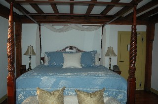 Plank Room Four Poster Bed